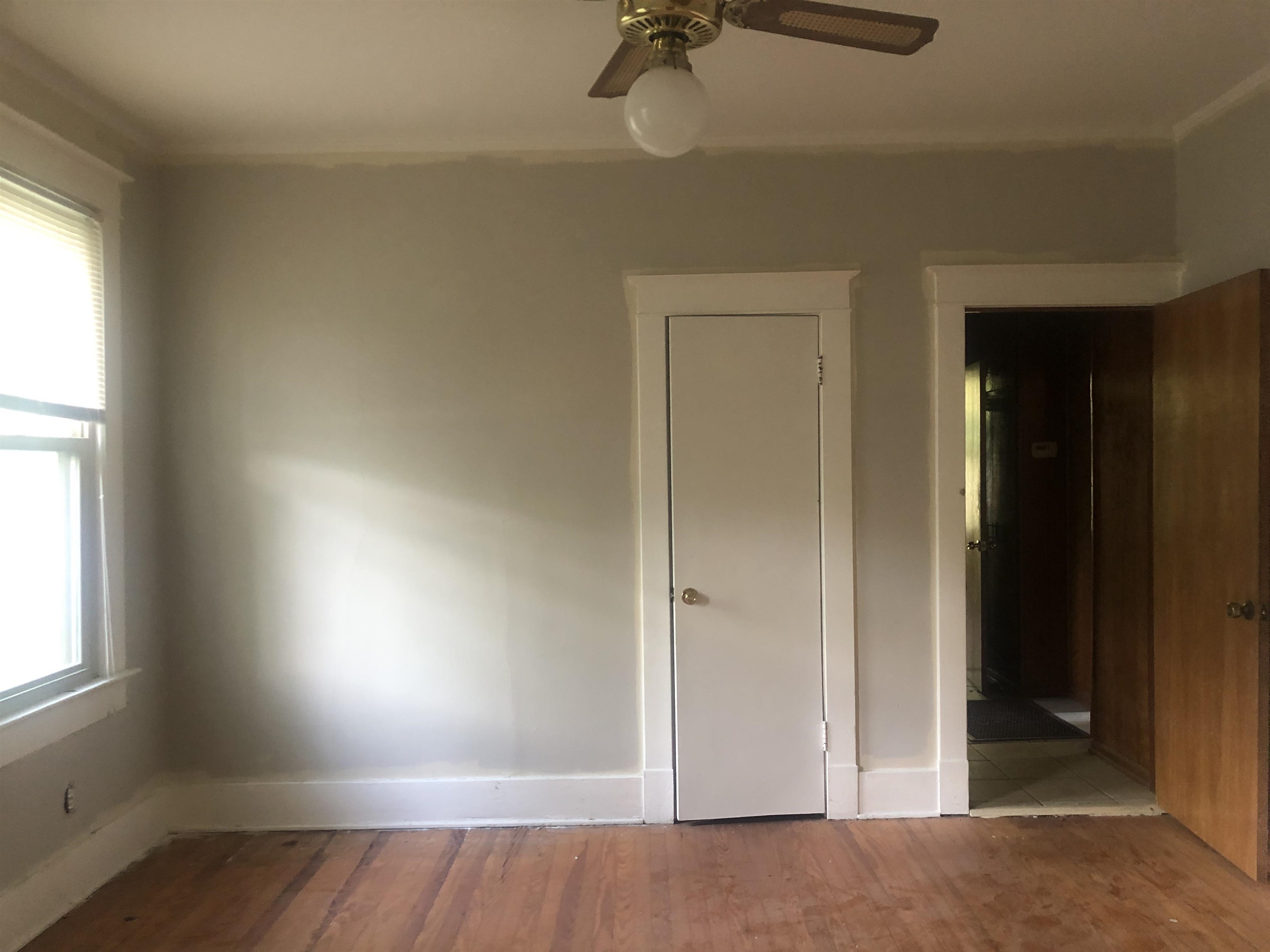 3688 Graves Road Memphis, TN 38116 - Photo 12 of 23 an empty room with windows and closet