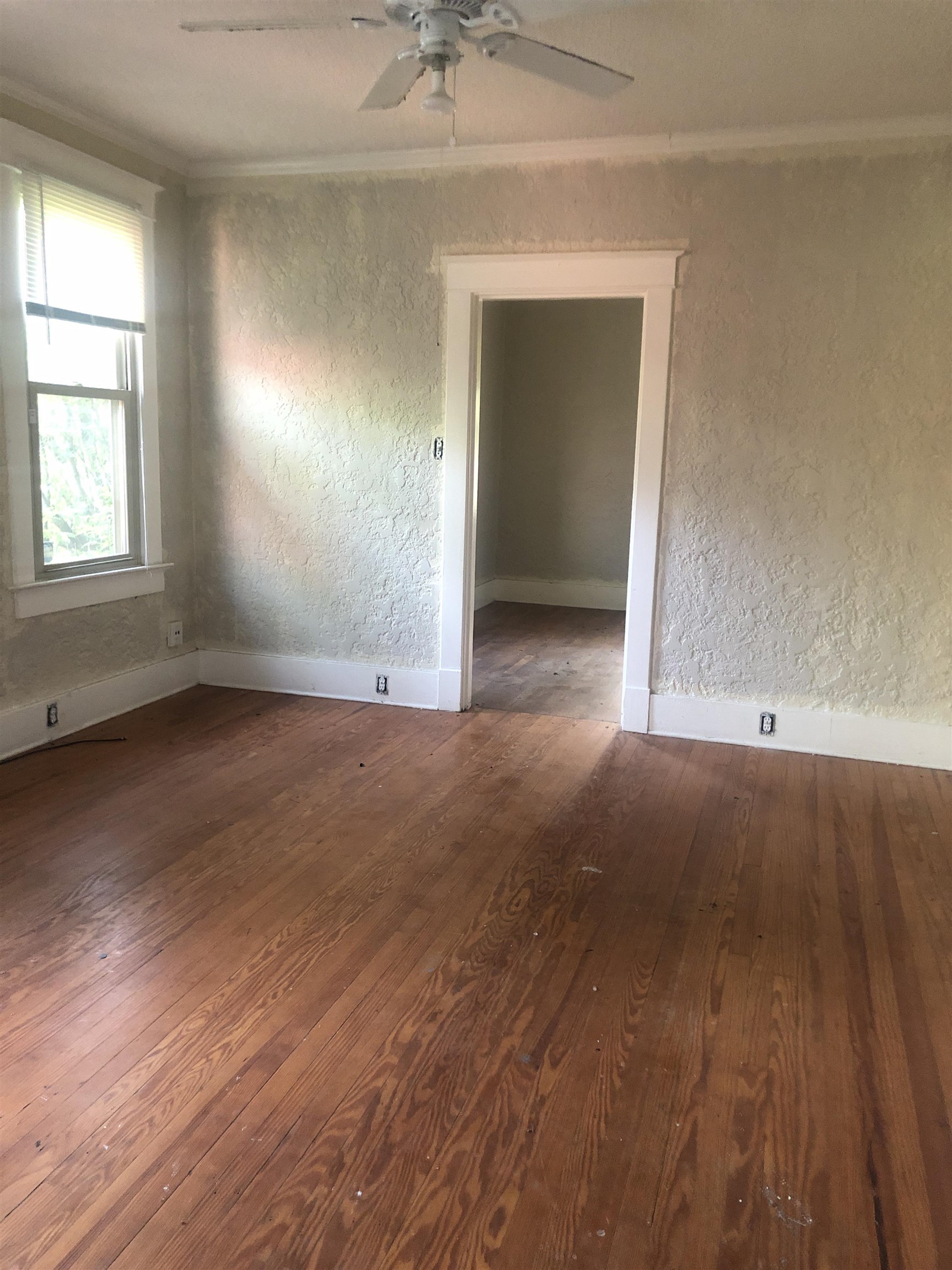 3688 Graves Road Memphis, TN 38116 - Photo 7 of 23 an empty room with windows and closet