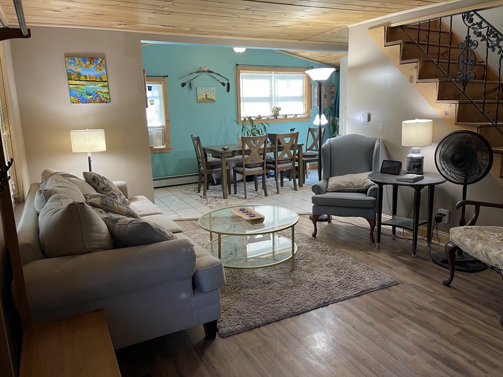 103 Brookfield Road Sturbridge, MA 01518 - Photo 7 of 18