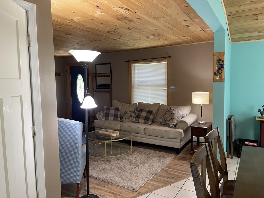 103 Brookfield Road Sturbridge, MA 01518 - Photo 9 of 18