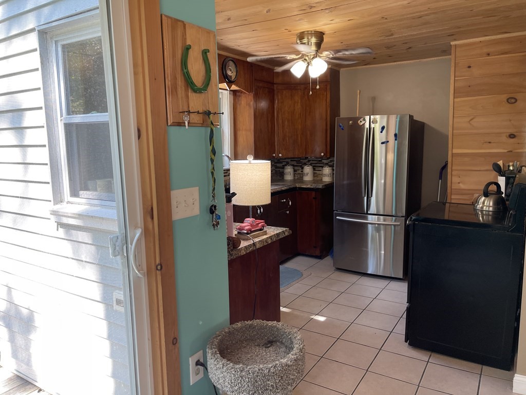 103 Brookfield Road Sturbridge, MA 01518 - Photo 10 of 18