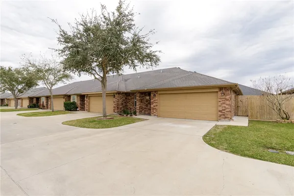 $2,250 | 4750 Grand Junction Drive, Unit 25, Corpus Christi, TX 78413