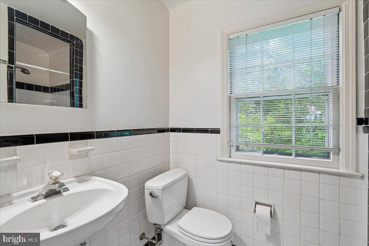 9422 Locust Hill Road Bethesda, MD 20814 - Photo 24 of 44 Gallery Image 24
