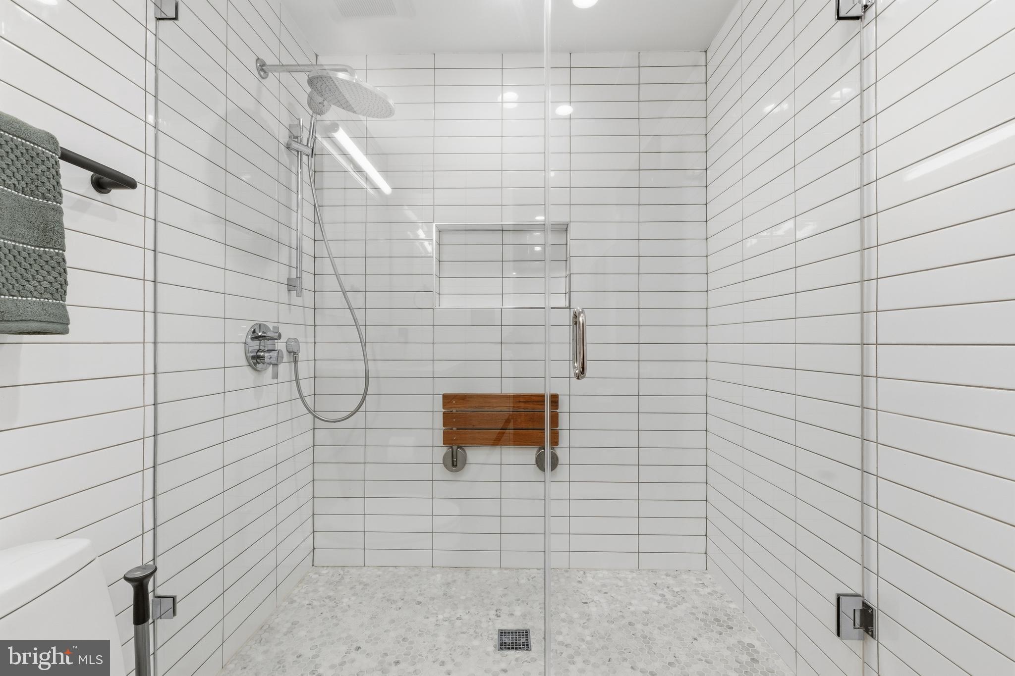 2701 Hume Drive, Unit 400 Silver Spring, MD 20910 - Photo 24 of 50