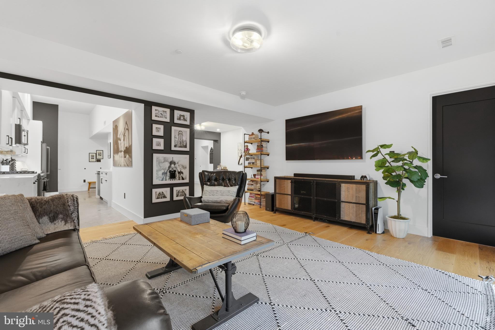 2701 Hume Drive, Unit 400 Silver Spring, MD 20910 - Photo 6 of 50