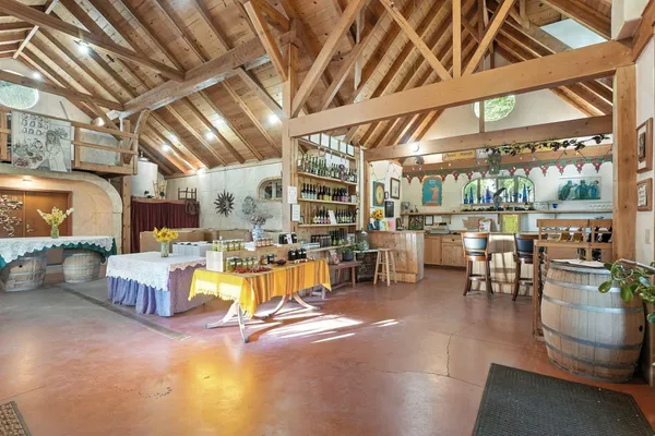 $1,500,000 | 3752 Vineyard Way, Kettle Falls, WA 99141
