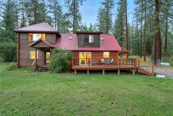 $1,500,000 | 3752 Vineyard Way, Kettle Falls, WA 99141