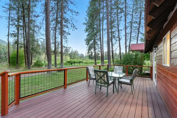 $1,500,000 | 3752 Vineyard Way, Kettle Falls, WA 99141