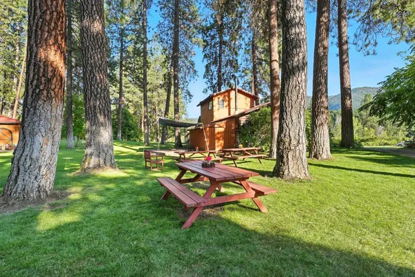 $1,500,000 | 3752 Vineyard Way, Kettle Falls, WA 99141