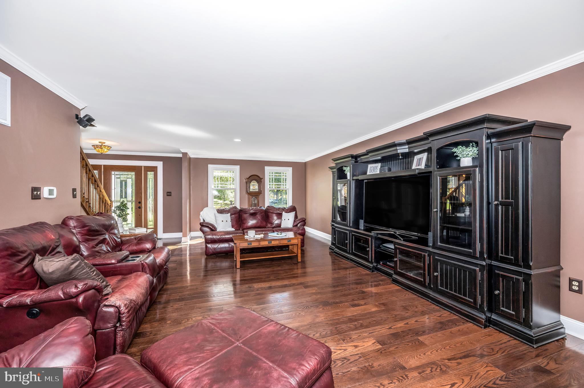 7530 Mountain Laurel Road Boonsboro, MD 21713 - Photo 15 of 63 Living Room