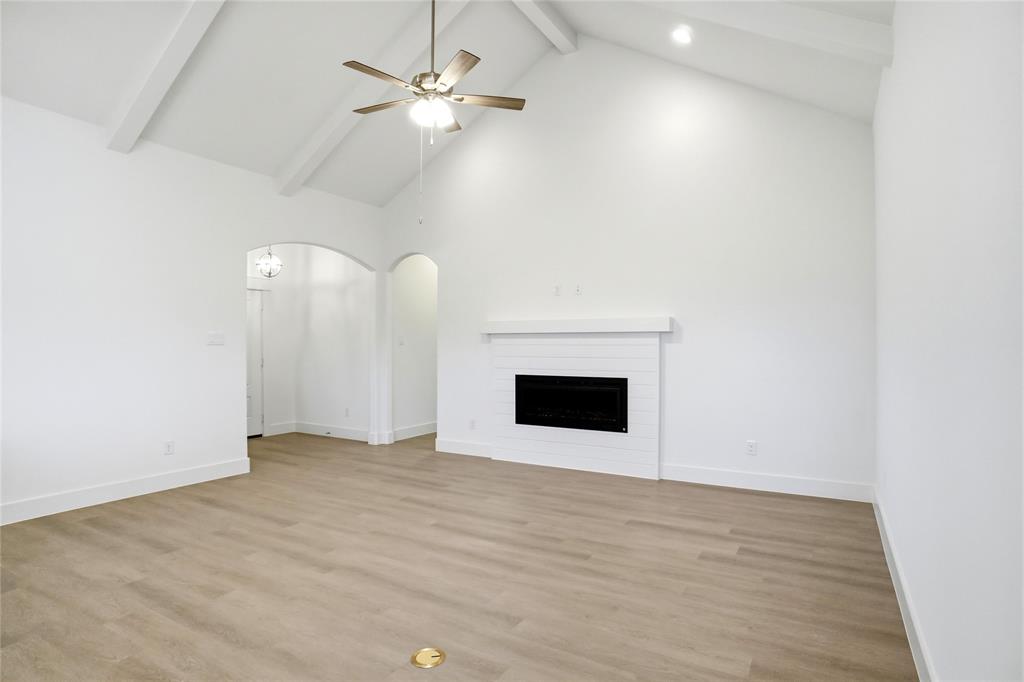 141 Joel Street Springtown, TX 76082 - Photo 3 of 15
