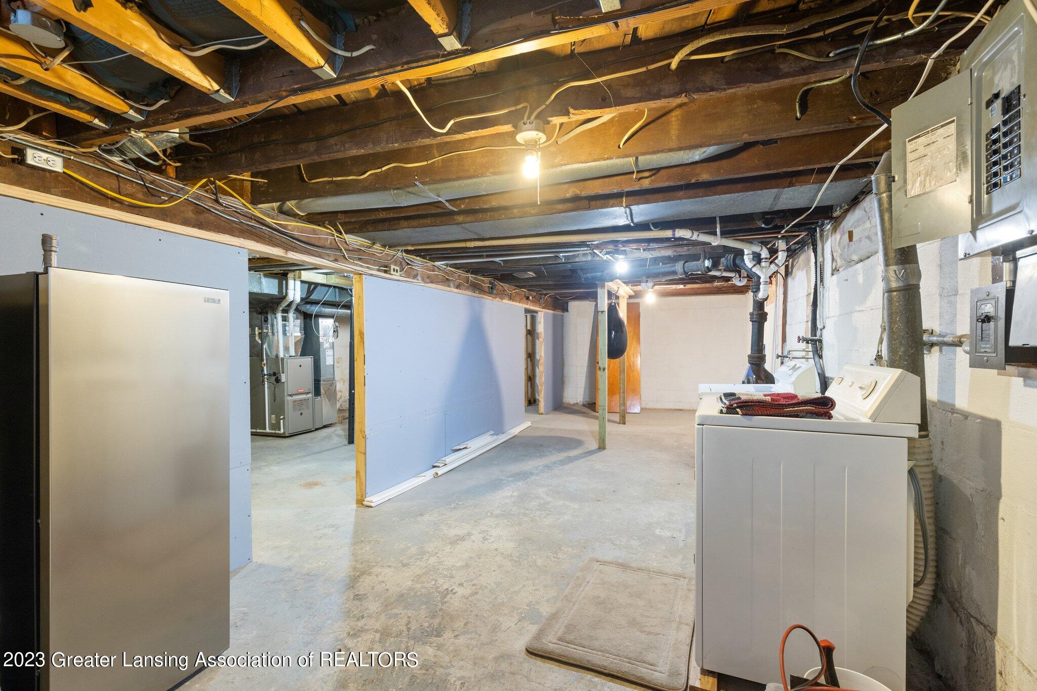553 East Cavanaugh Road Lansing, MI 48910 - Photo 20 of 30 Laundry in basement