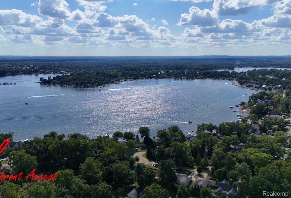 7377 Cooley Lake Road West Bloomfield, MI 48324 - Photo 47 of 59