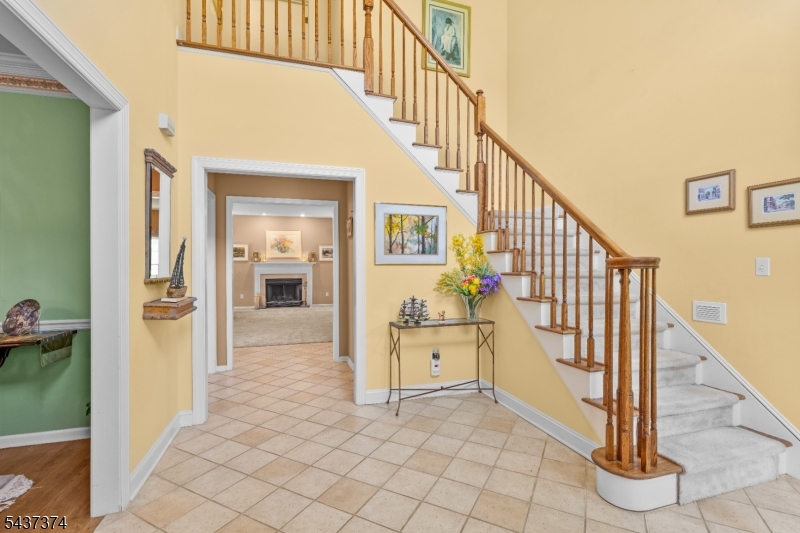 38 Canterbury Road Denville, NJ 07834 - Photo 5 of 36