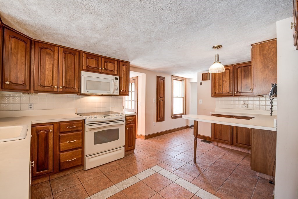 980 Pleasant Street Canton, MA 02021 - Photo 4 of 33 Gallery Image 4