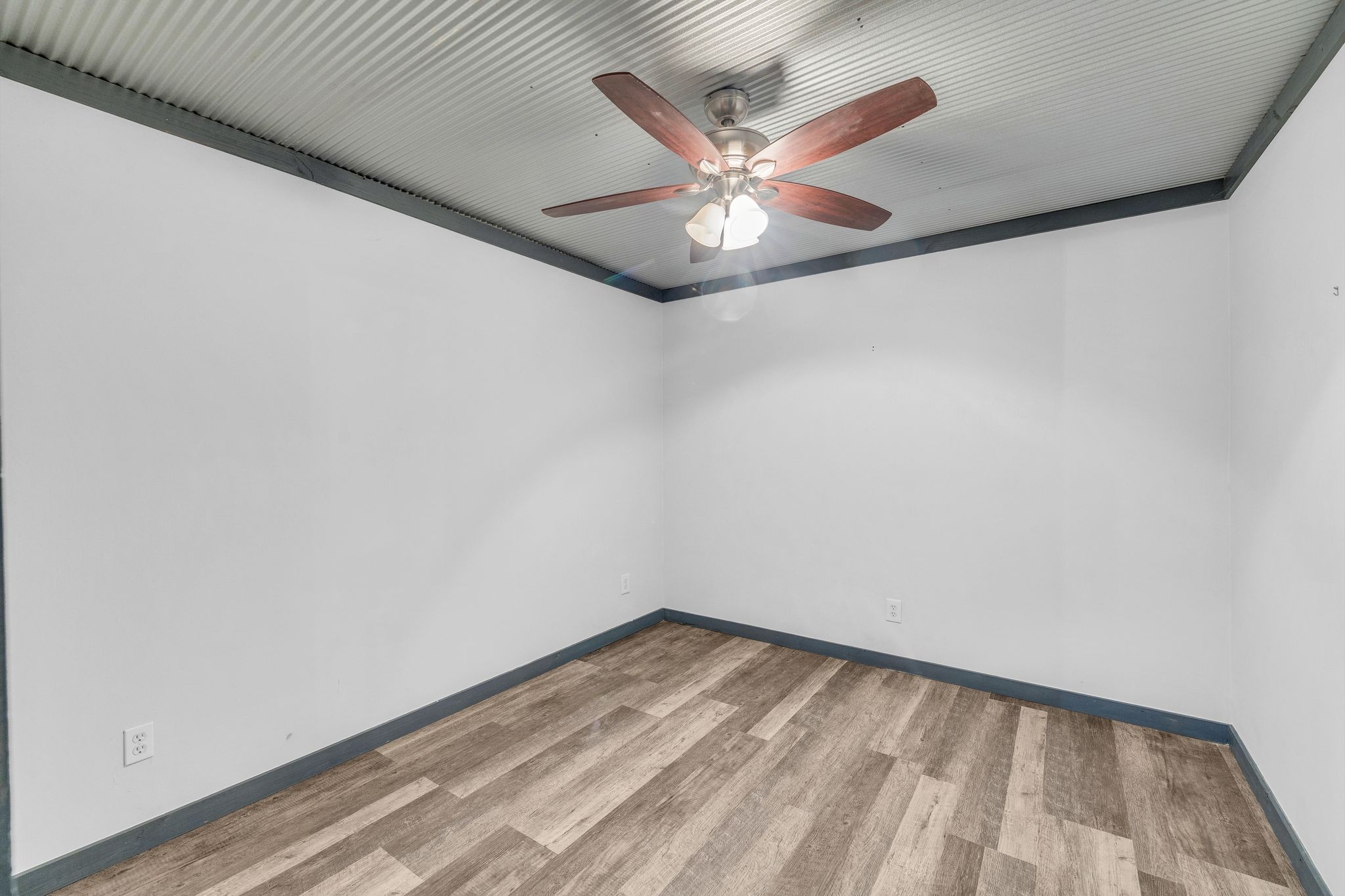 240 Scenic Drive Pulaski, TN 38478 - Photo 28 of 45 a view of empty room with wooden floor