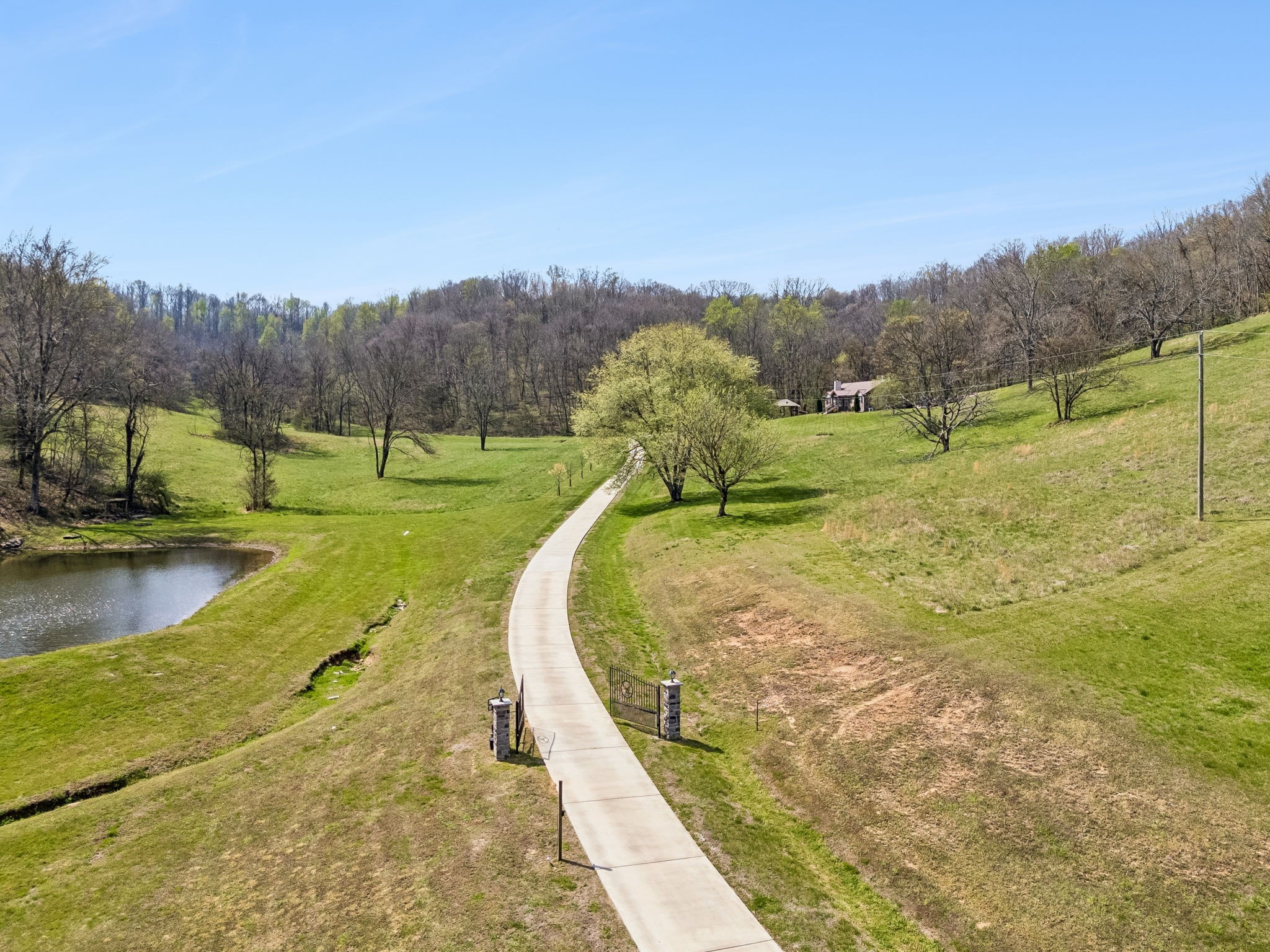 240 Scenic Drive Pulaski, TN 38478 - Photo 4 of 67