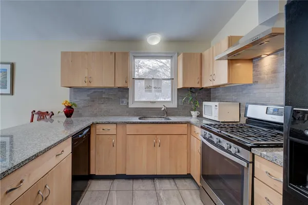 $550,000 | 11 Elm Drive, North Kingstown, RI 02852