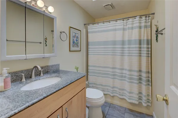 $550,000 | 11 Elm Drive, North Kingstown, RI 02852