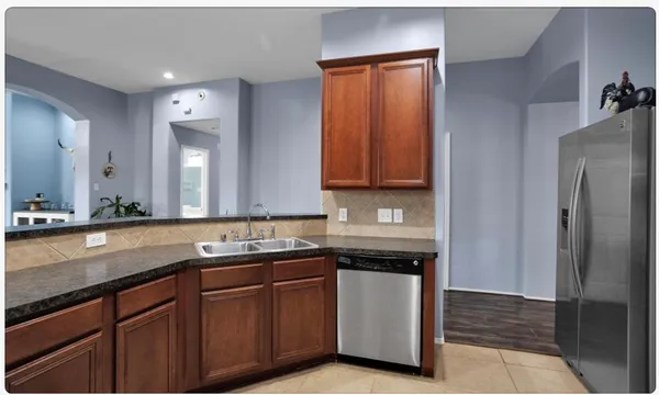 $2,500 | 5015 Bridgecrossing Court, Spring, TX 77379