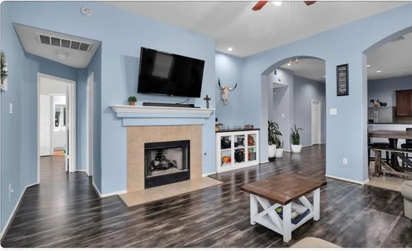 $2,500 | 5015 Bridgecrossing Court, Spring, TX 77379