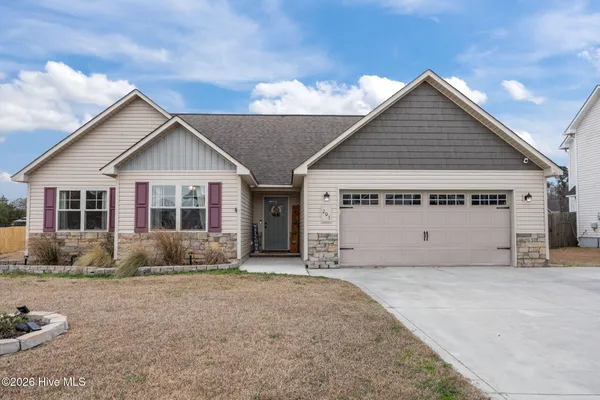 $299,900 | 203 Brice Court, Hubert, NC 28539