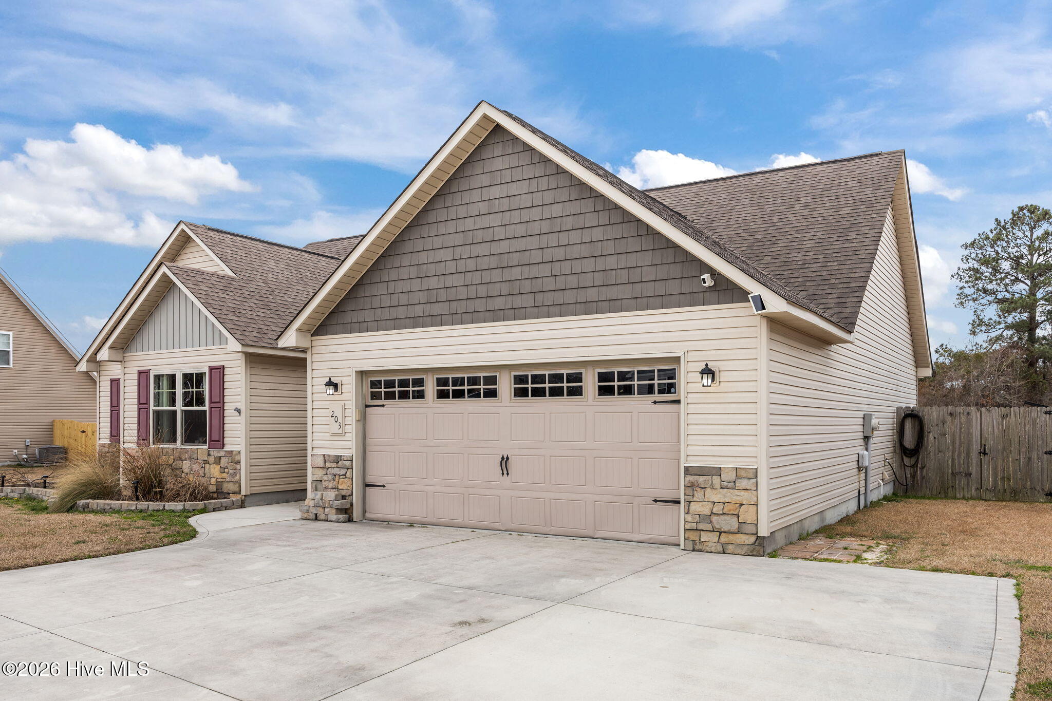 203 Brice Court Hubert, NC 28539 - Photo 2 of 50 2-web-or-mls-203 Brice Ct. 86