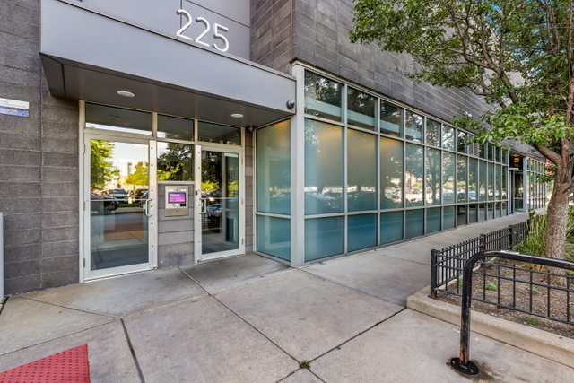 225 South Sangamon Street, Unit 412 Chicago, IL 60607 - Photo 29 of 29 a house view with a outdoor space