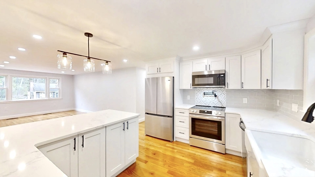 8 Reardon Road Hudson, MA 01749 - Photo 2 of 30