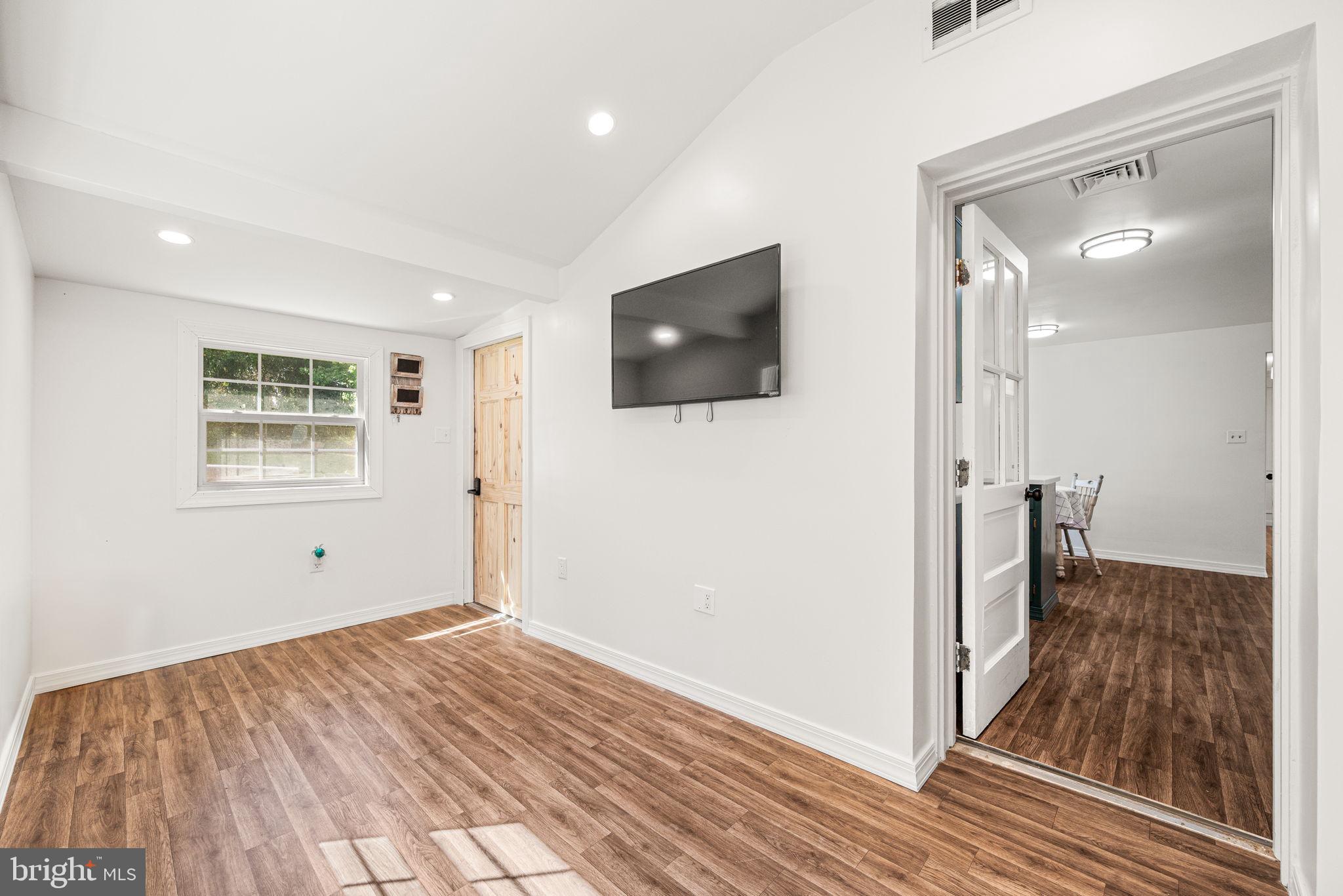 1068 Ebelhare Road Pottstown, PA 19465 - Photo 10 of 24 Mudroom
