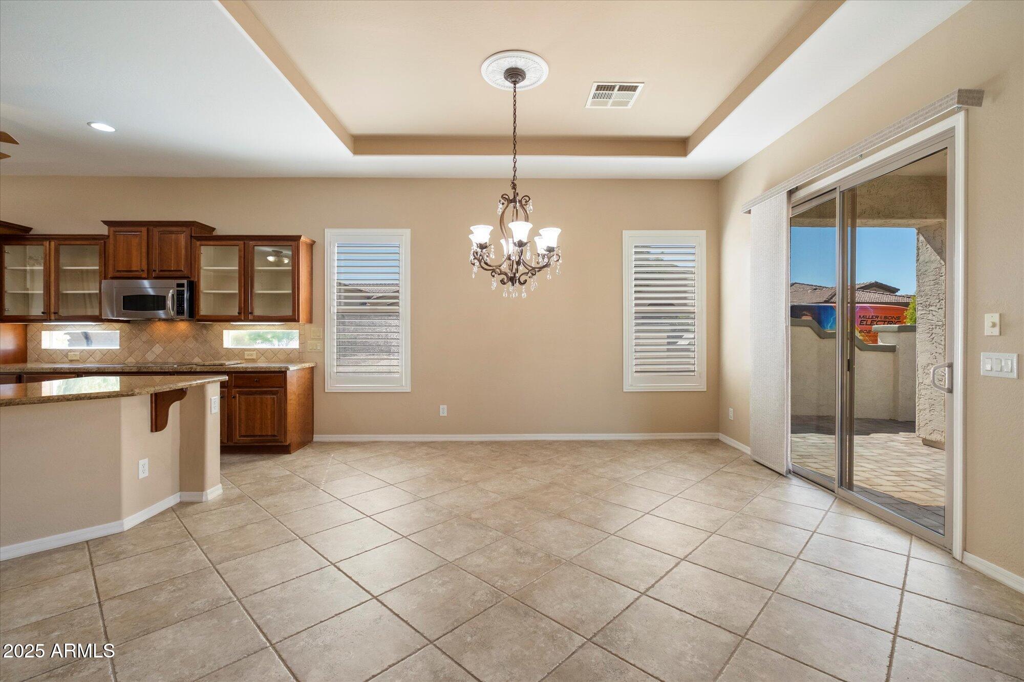 5402 South Ranger Court Gilbert, AZ 85298 - Photo 7 of 49 07-102956370