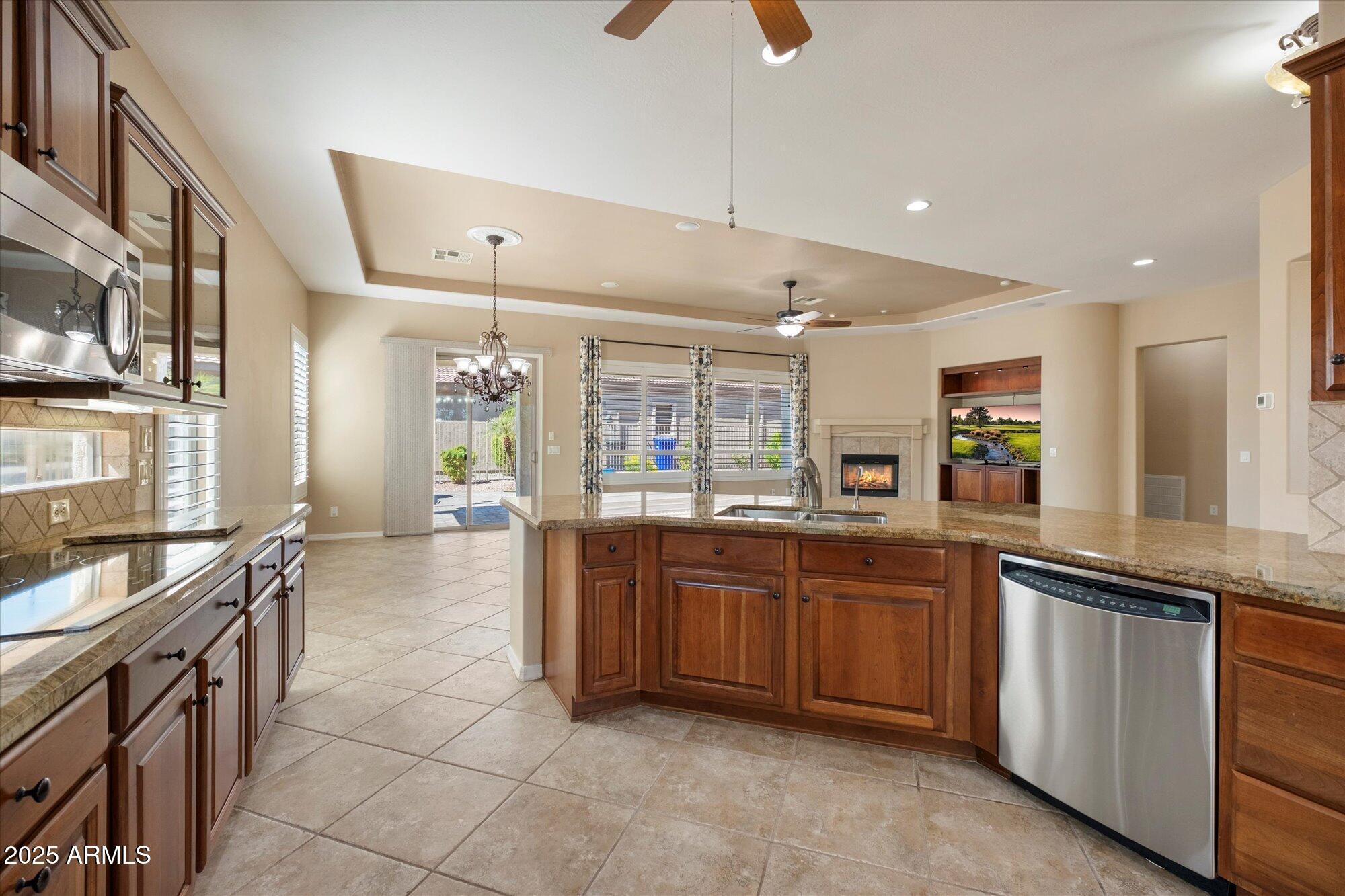 5402 South Ranger Court Gilbert, AZ 85298 - Photo 8 of 49 08-102956339
