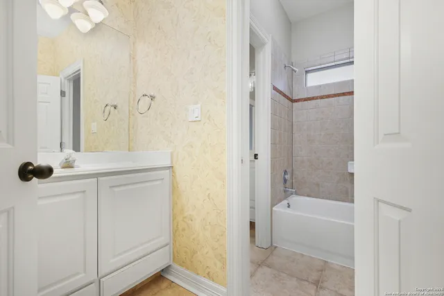 $1,115,000 | 18 Champion Trail, San Antonio, TX 78258