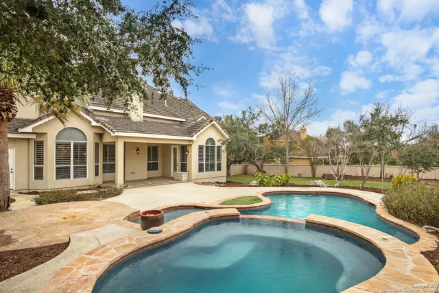 $1,115,000 | 18 Champion Trail, San Antonio, TX 78258