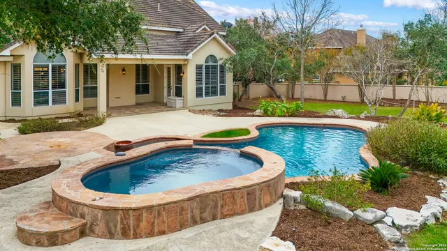 $1,115,000 | 18 Champion Trail, San Antonio, TX 78258