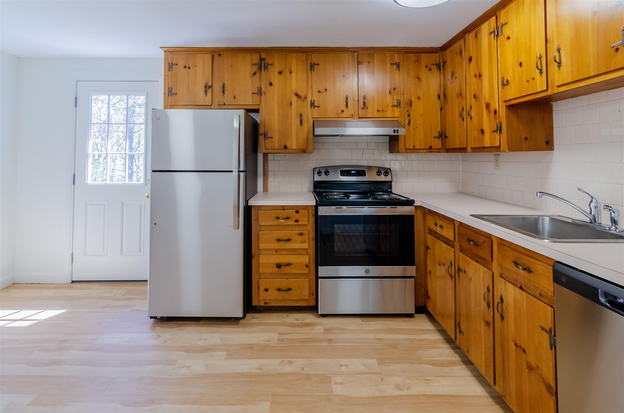 65-67 Tallant Road Pelham, NH 03076 - Photo 5 of 29