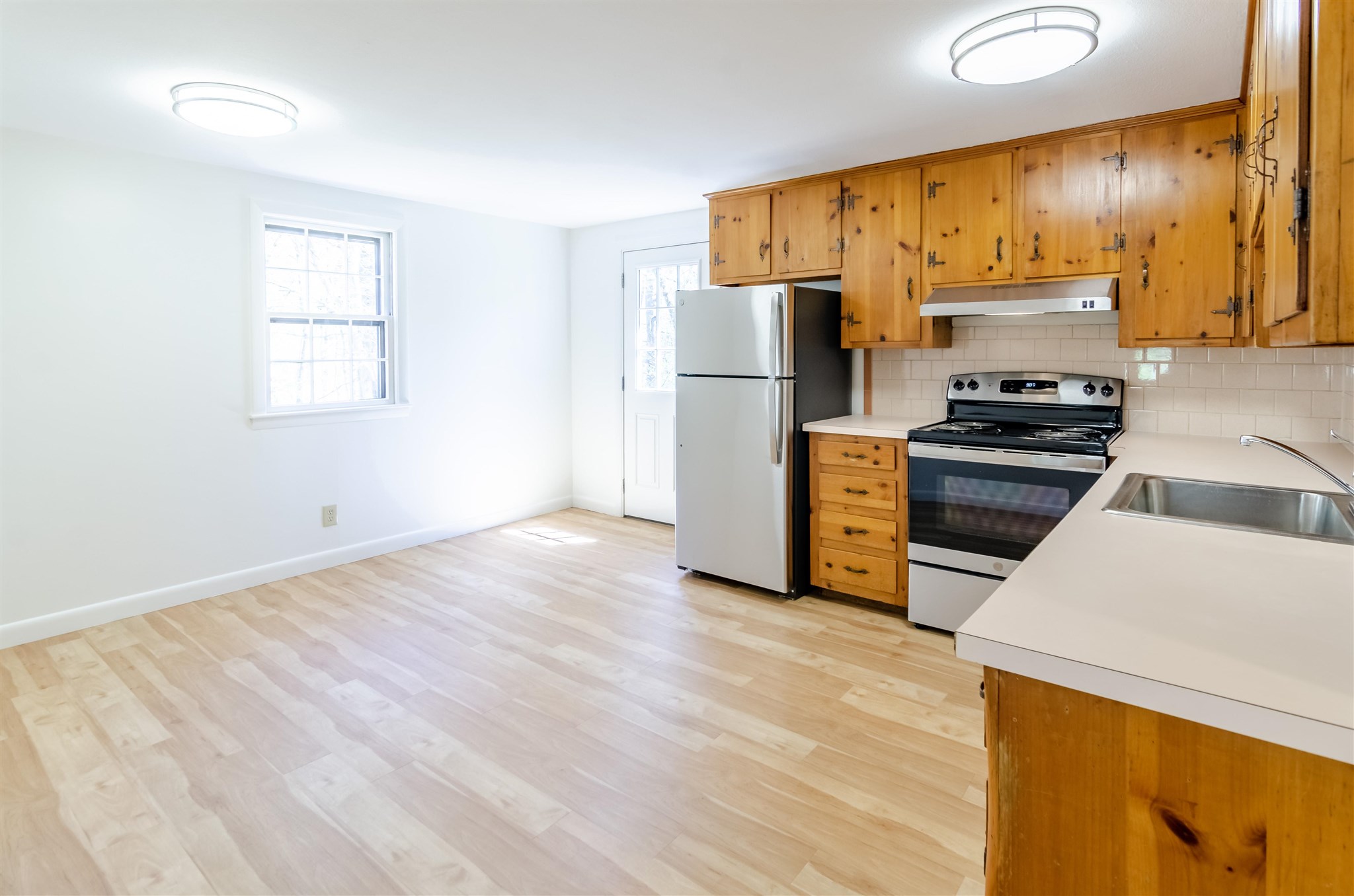 65-67 Tallant Road Pelham, NH 03076 - Photo 8 of 29