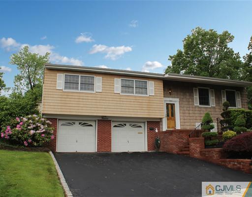 12 Kish Court Edison, NJ 08837 - Photo 2 of 25 Gallery Image 2
