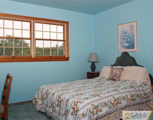 12 Kish Court Edison, NJ 08837 - Photo 13 of 25 Gallery Image 13