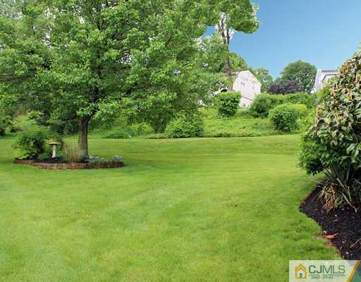12 Kish Court Edison, NJ 08837 - Photo 20 of 25 Gallery Image 20