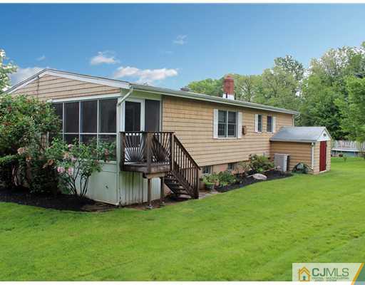 12 Kish Court Edison, NJ 08837 - Photo 23 of 25 Gallery Image 23