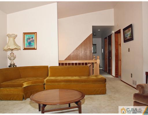 12 Kish Court Edison, NJ 08837 - Photo 10 of 25 Gallery Image 10
