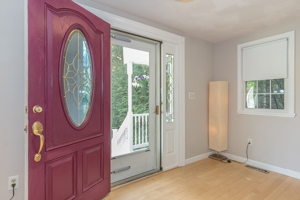 35 Woodside Road Billerica, MA 01862 - Photo 3 of 42 Gallery Image 3