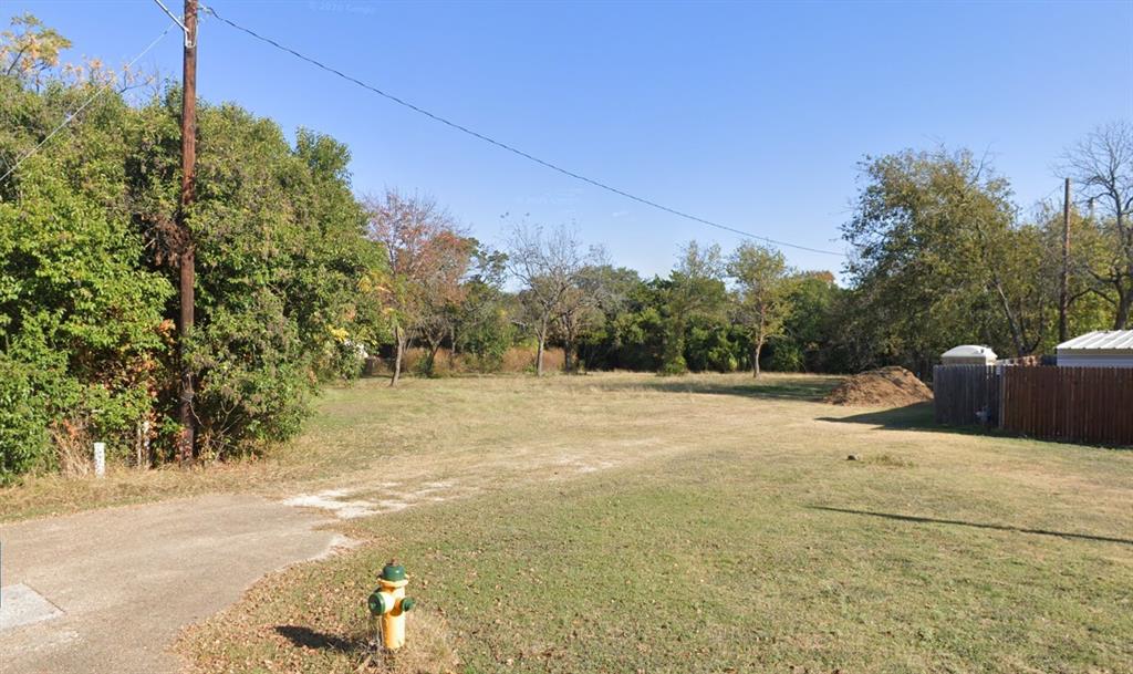 1300 Reuter Avenue Waco, TX 76708 - Photo 2 of 5 a view of a outdoor space