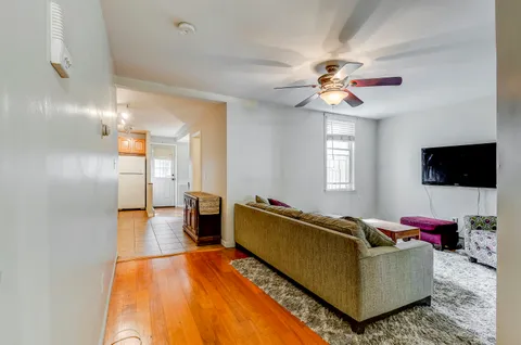 $2,700 | 16 Coles Street, Unit 1, Jersey City, NJ 07302