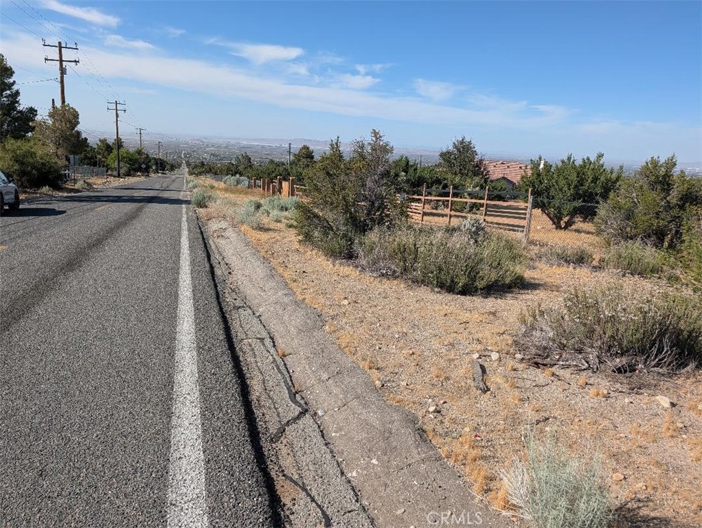 8 Mountain Road Pinon Hills, CA 92372 - Photo 6 of 6