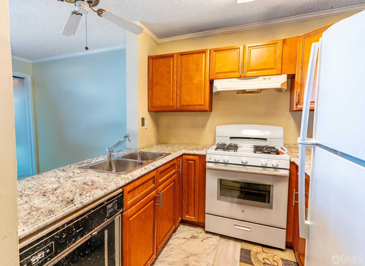 220-220 Edpas Road New Brunswick, NJ 08901 - Photo 5 of 11 Gallery Image 5