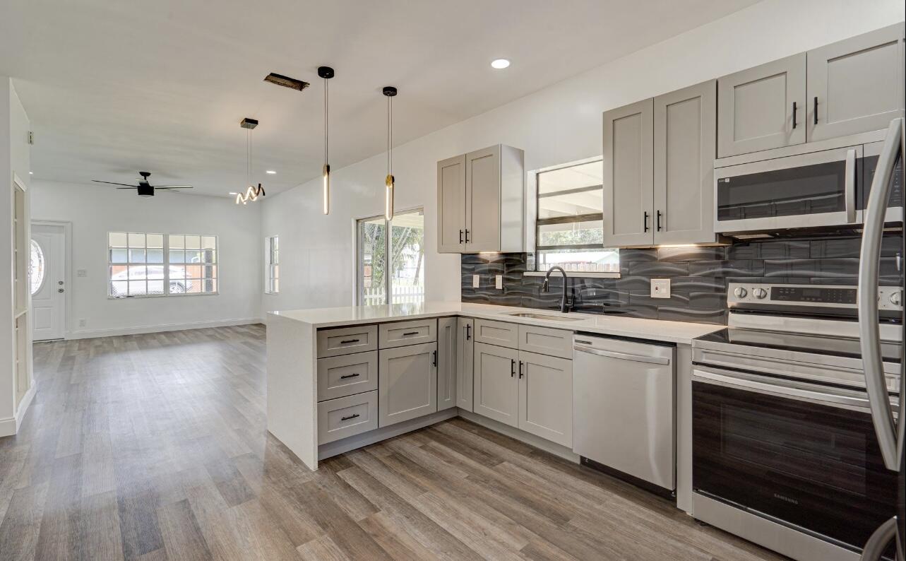 830 West Dolphin Ridge Road West Palm Beach, FL 33406 - Photo 11 of 29 IMG_8573