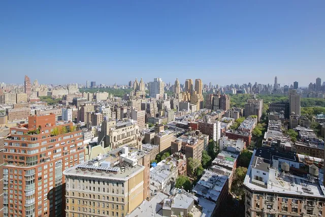 $1,330,000 | 155 West 68th Street, Unit 1232 | Upper West Side
