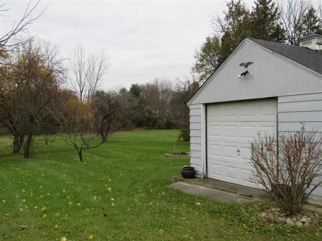 6136 Flushing Road Flushing, MI 48433 - Photo 2 of 21 21525726-1.JPG